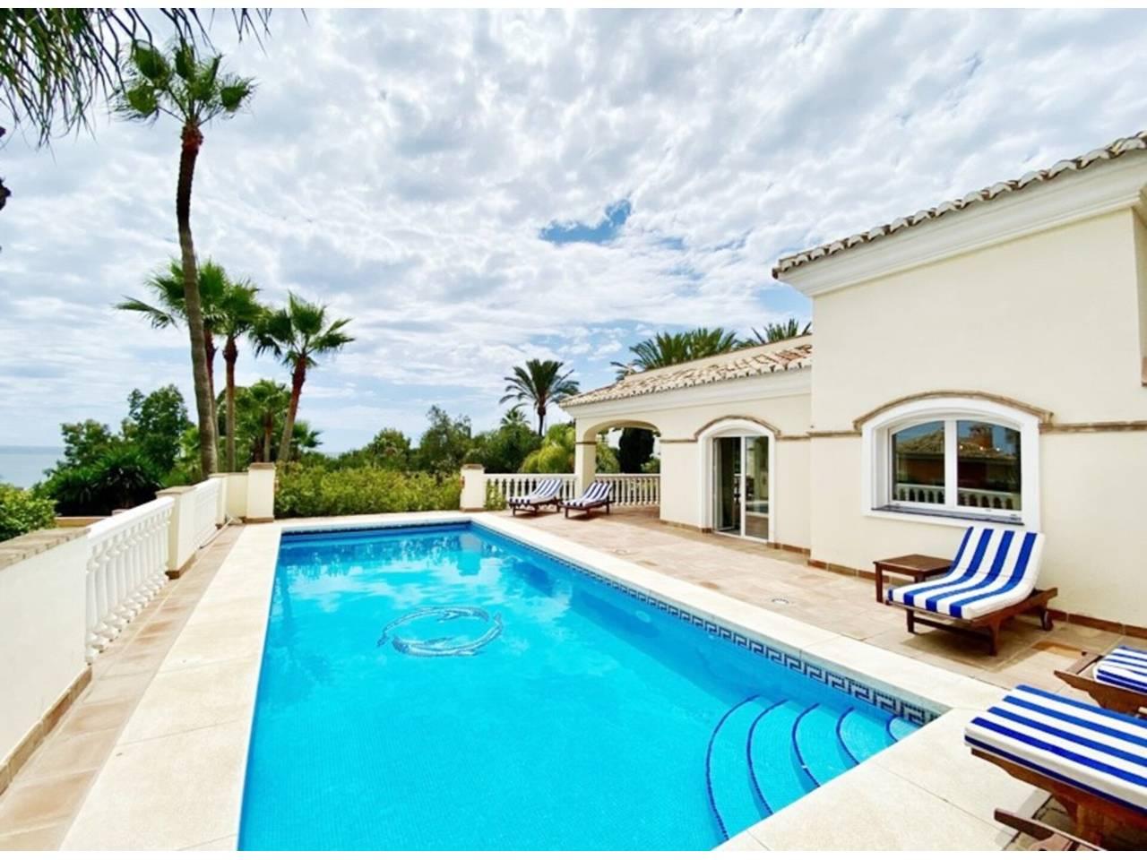 Casa de 4 Dormitorios en venta en Mijas Pueblo