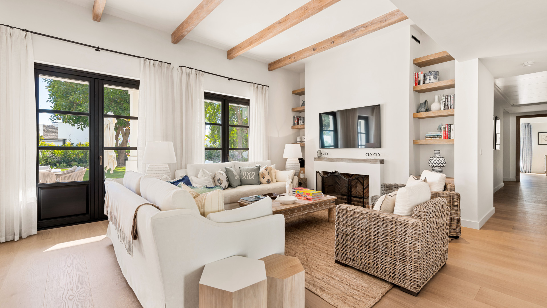 Casa de 4 Dormitorios y 12 Baños en venta en Milla de Oro, Marbella