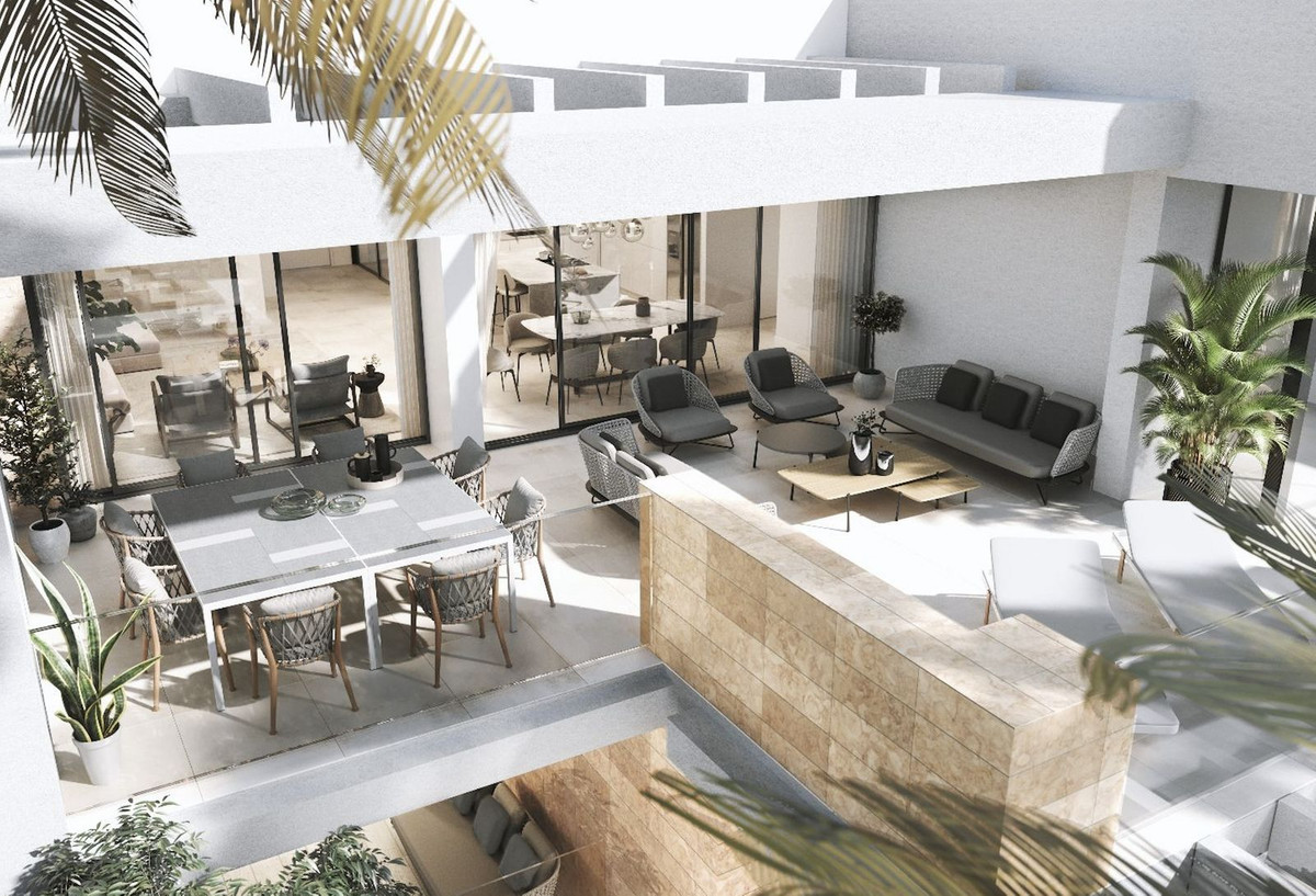 Piso de 2 Dormitorios en venta en Estepona