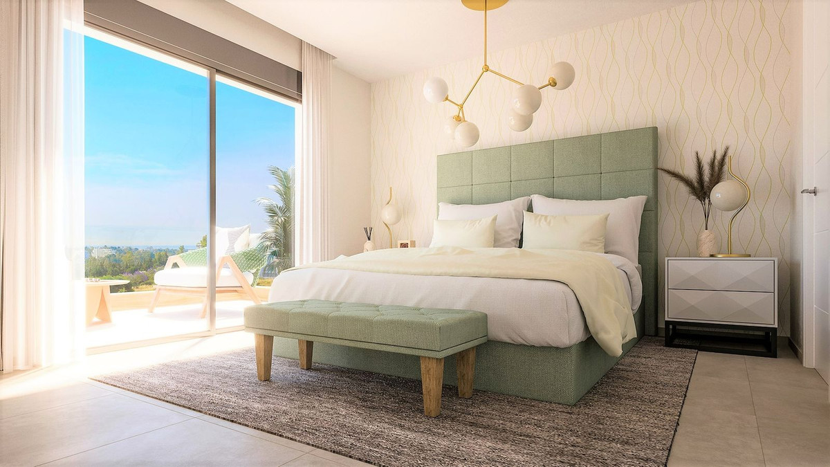 Piso de 3 Dormitorios y 2 Baños en venta en Atalaya, Estepona