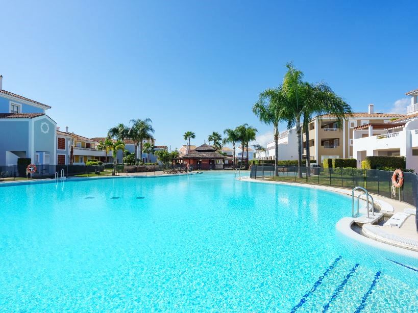 Piso de 3 Dormitorios y 3 Baños en venta en La Alqueria, Estepona