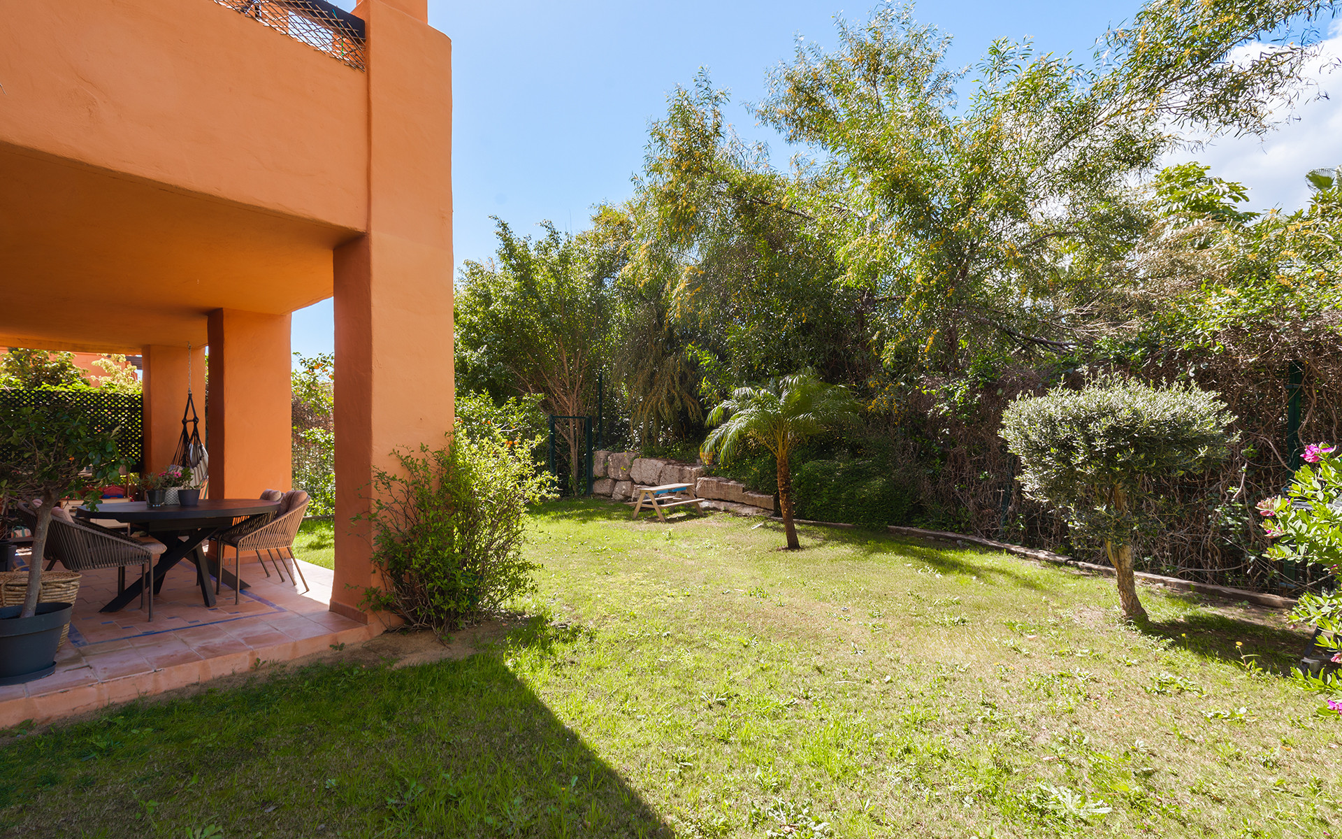 Piso de 3 Dormitorios y 2 Baños en venta en Atalaya, Estepona
