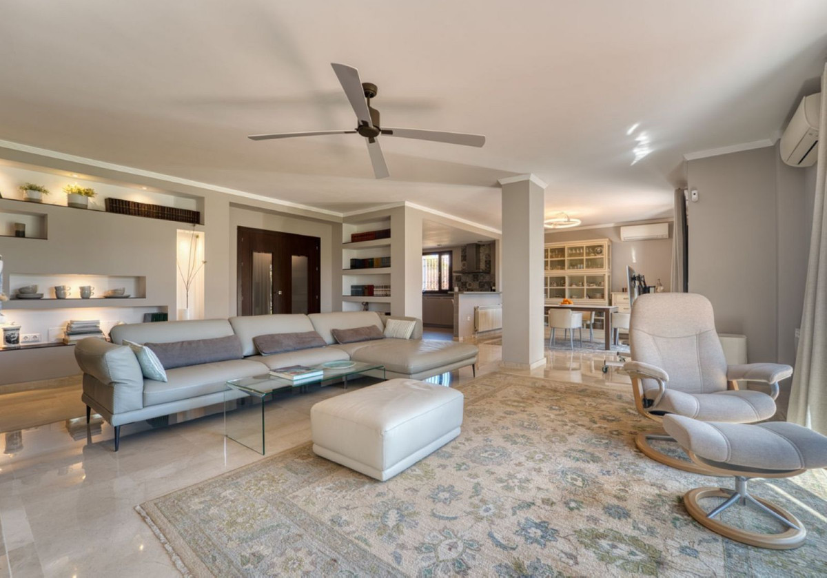 Casa de 5 Dormitorios en venta en Guadalmina Alta, San Pedro de Alcántara
