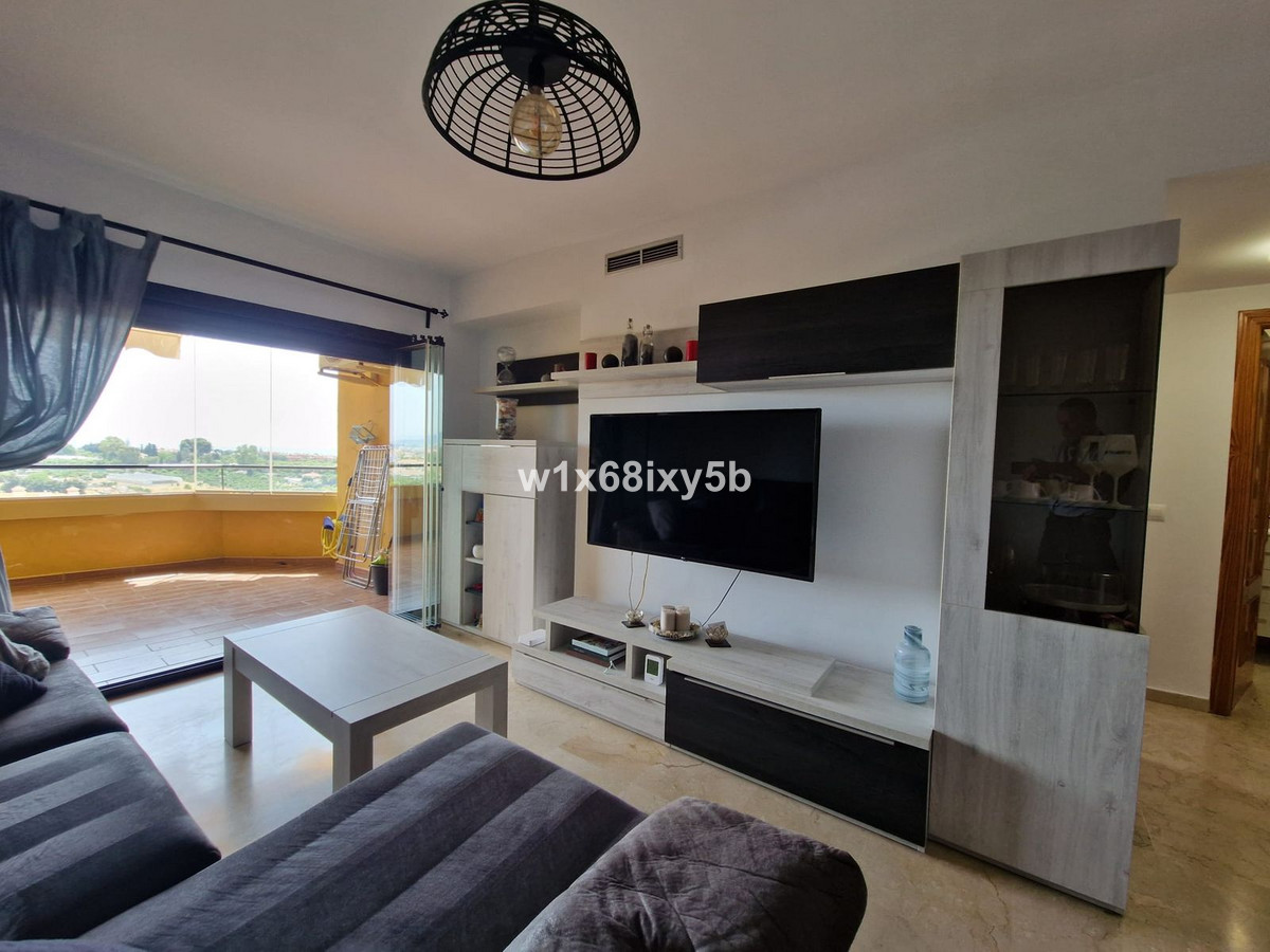 Piso de 2 Dormitorios en venta en Estepona