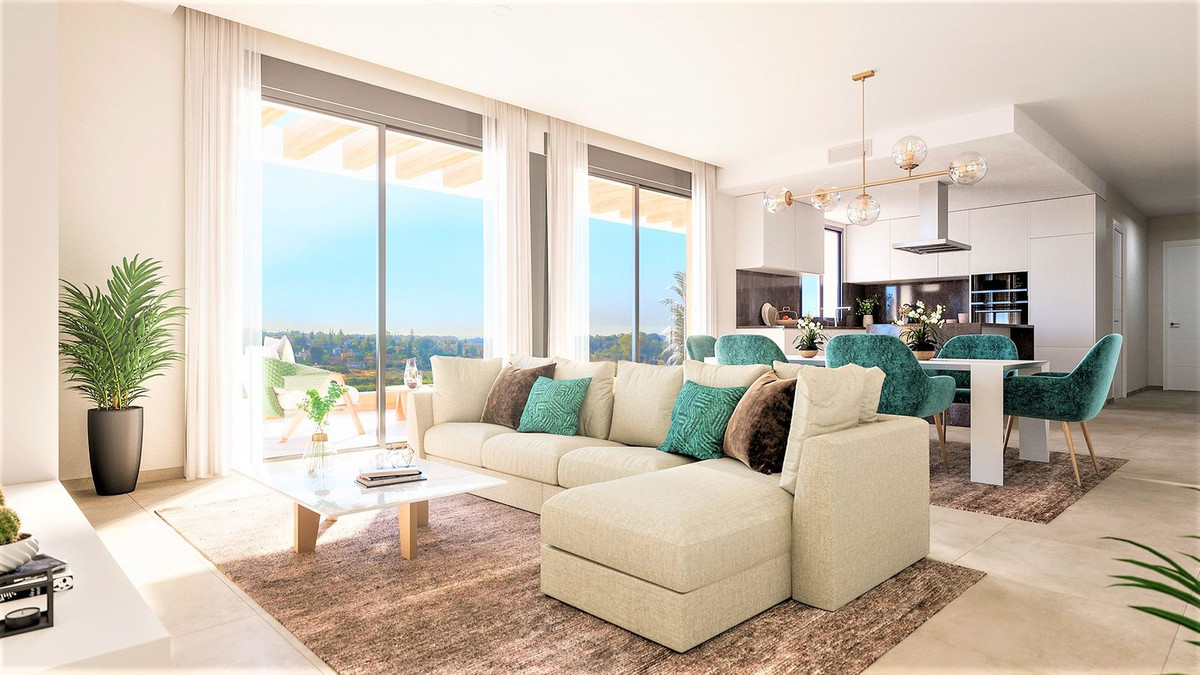 Piso de 3 Dormitorios y 2 Baños en venta en Atalaya, Estepona