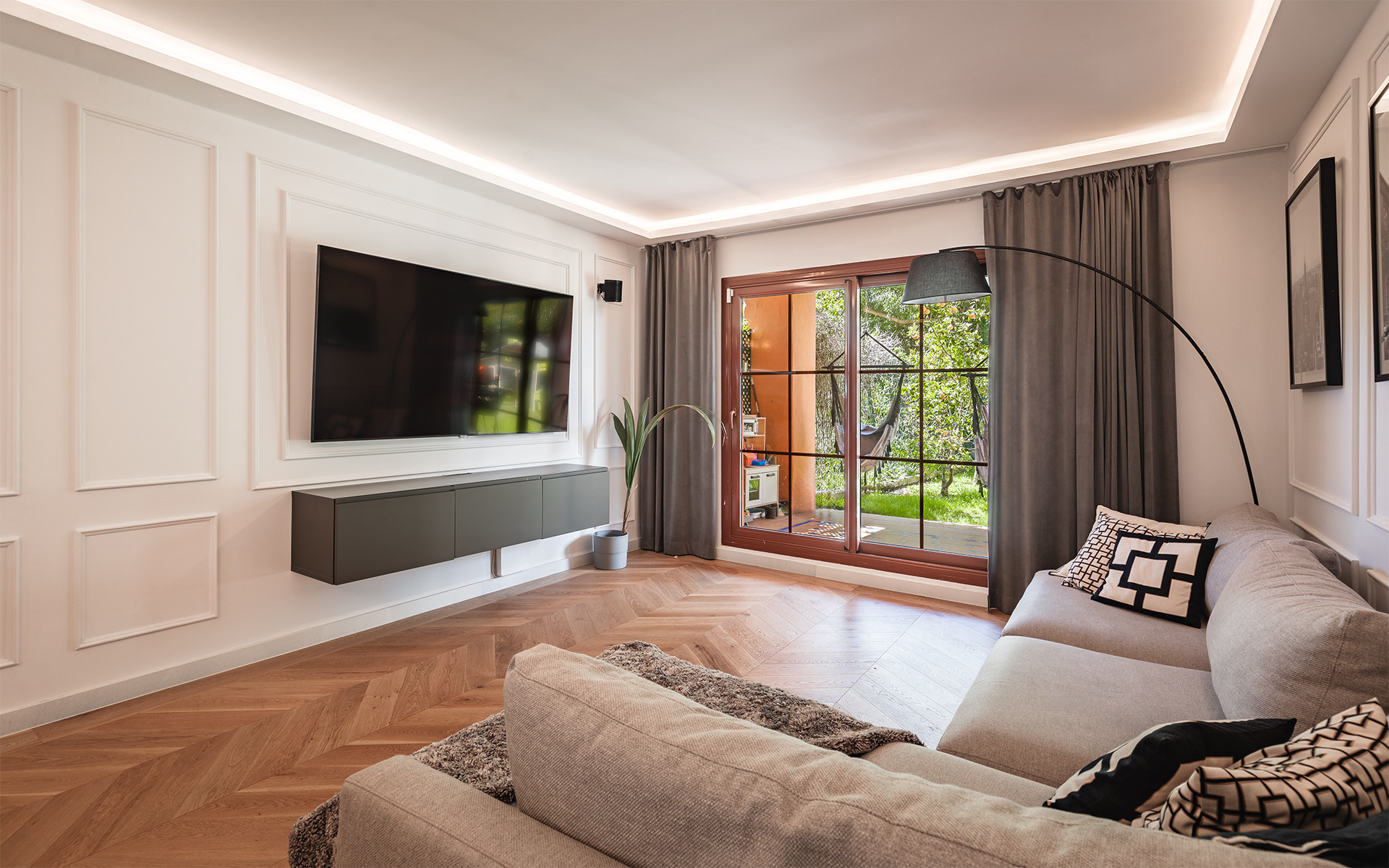 Piso de 3 Dormitorios y 2 Baños en venta en Atalaya, Estepona