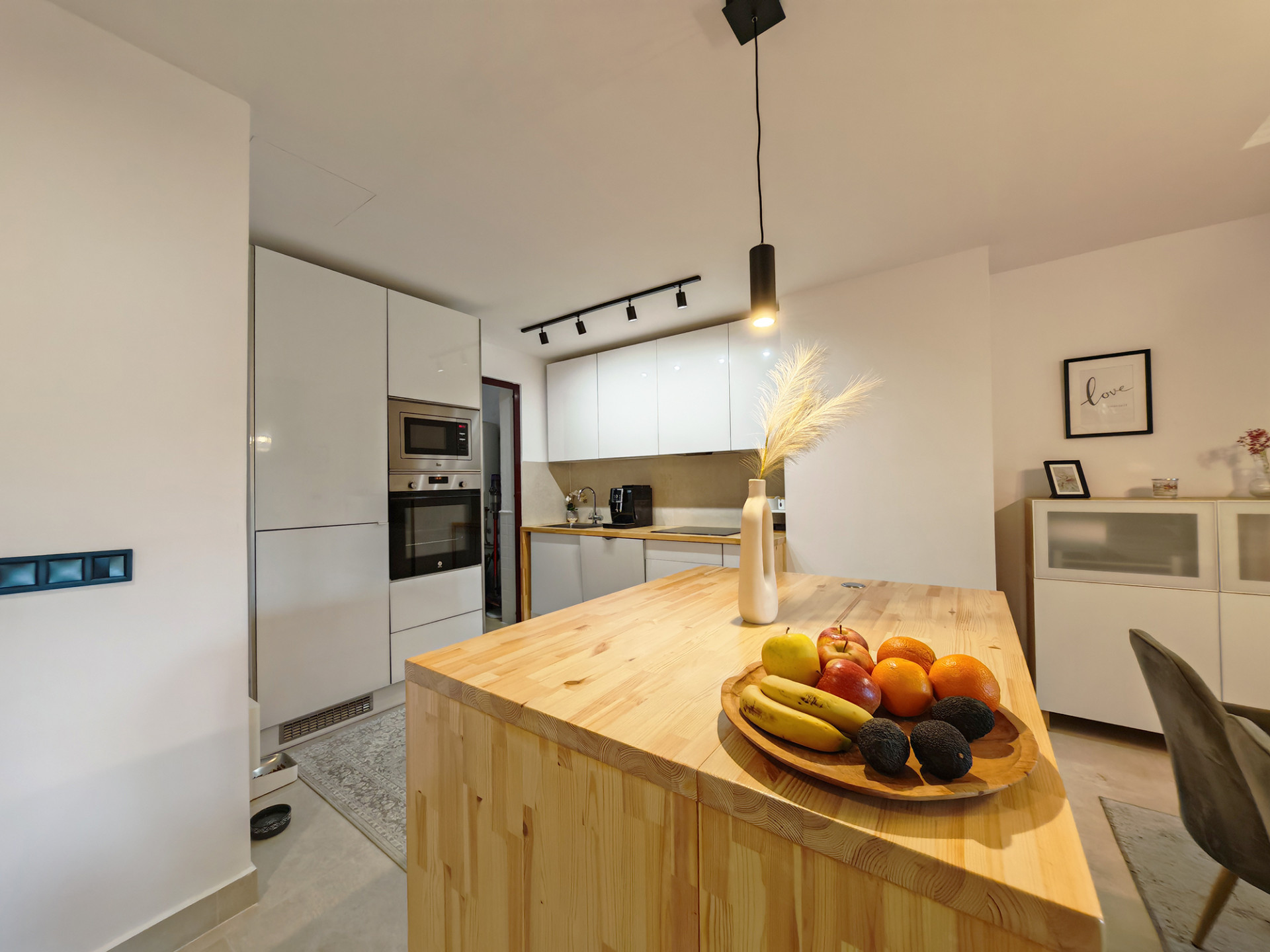 Piso de 2 Dormitorios y 2 Baños en venta en La Mairena, Marbella