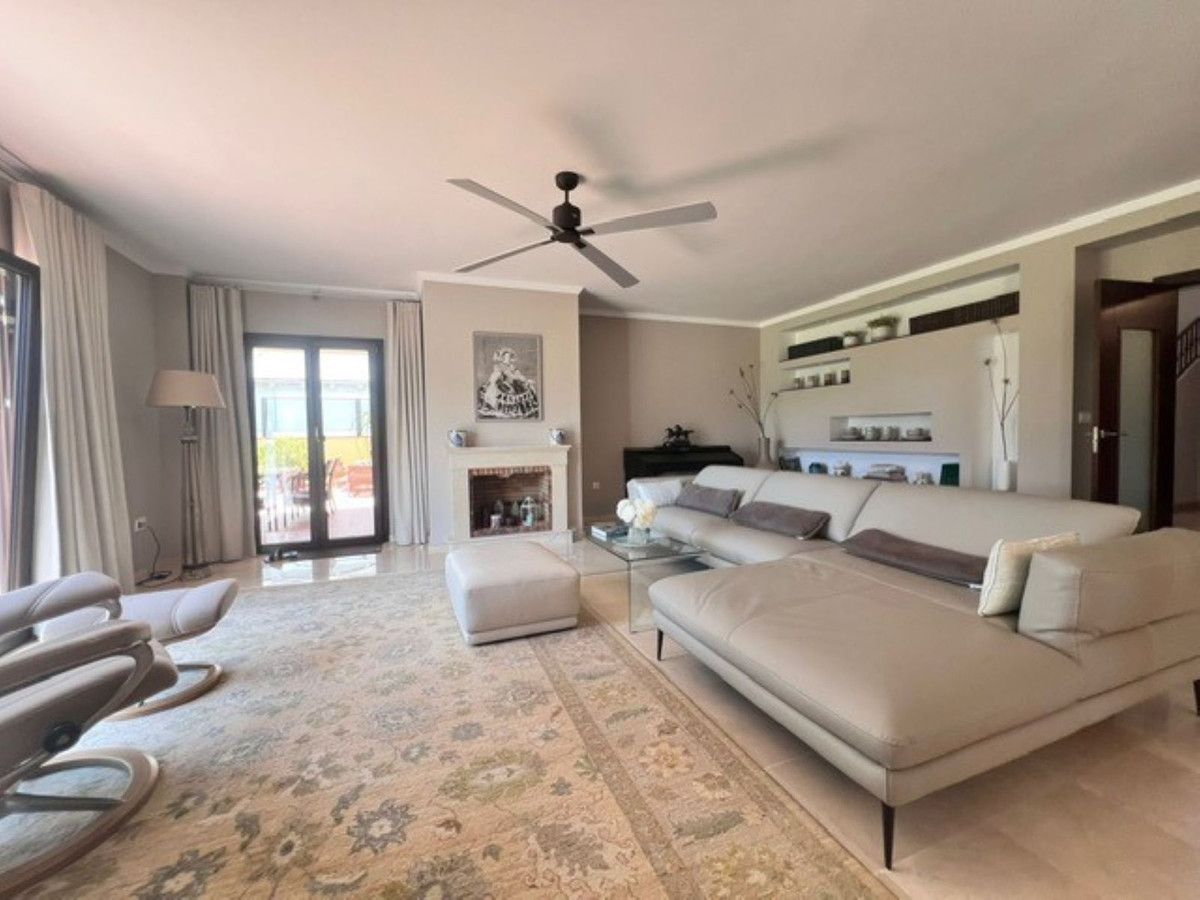 Casa de 5 Dormitorios en venta en Guadalmina Alta, San Pedro de Alcántara