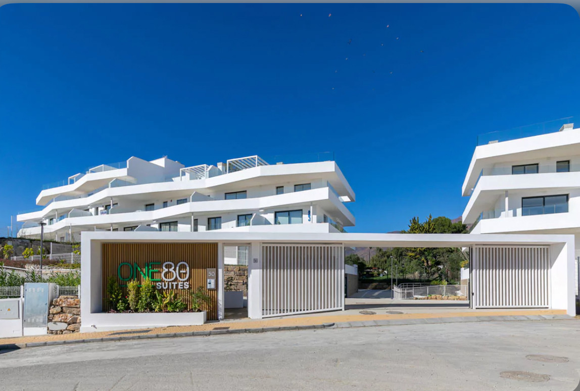 Piso de 3 Dormitorios en venta en Estepona