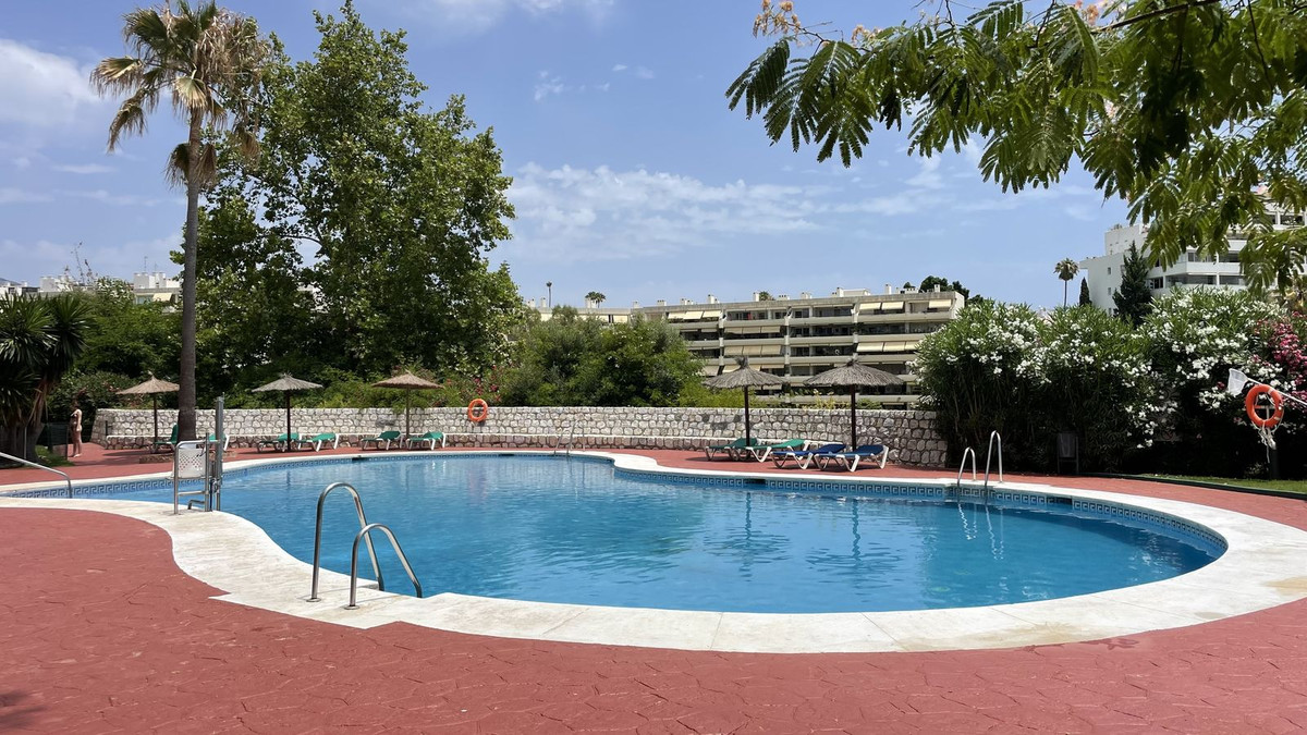 Piso de 3 Dormitorios en venta en Guadalmina Alta, San Pedro de Alcántara