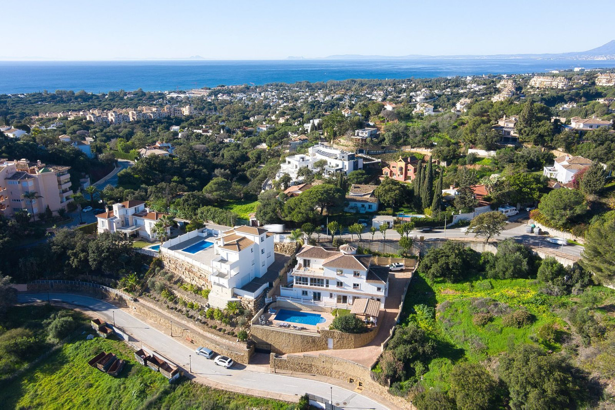 Casa de 8 Dormitorios en venta en Elviria, Marbella