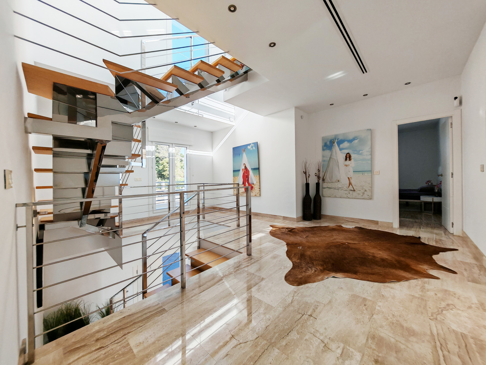 6 спални, 5 бани - Вила за продажба в El Rosario, Marbella