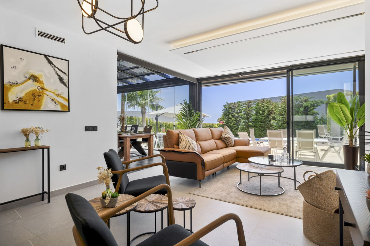 Casa de 4 Dormitorios y 4 Baños en venta en Mijas