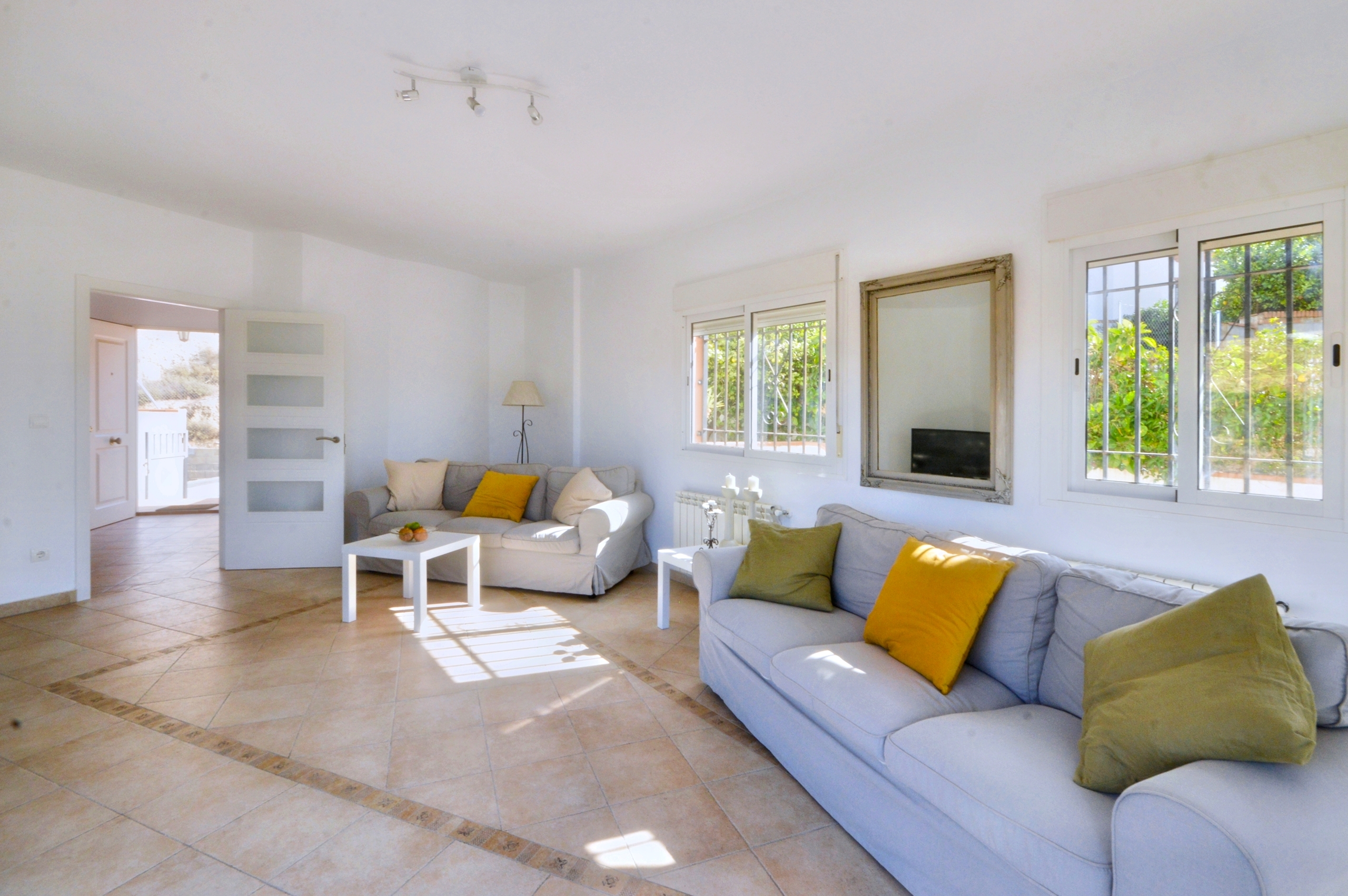 Casa de 4 Dormitorios y 3 Baños en venta en Lecrín