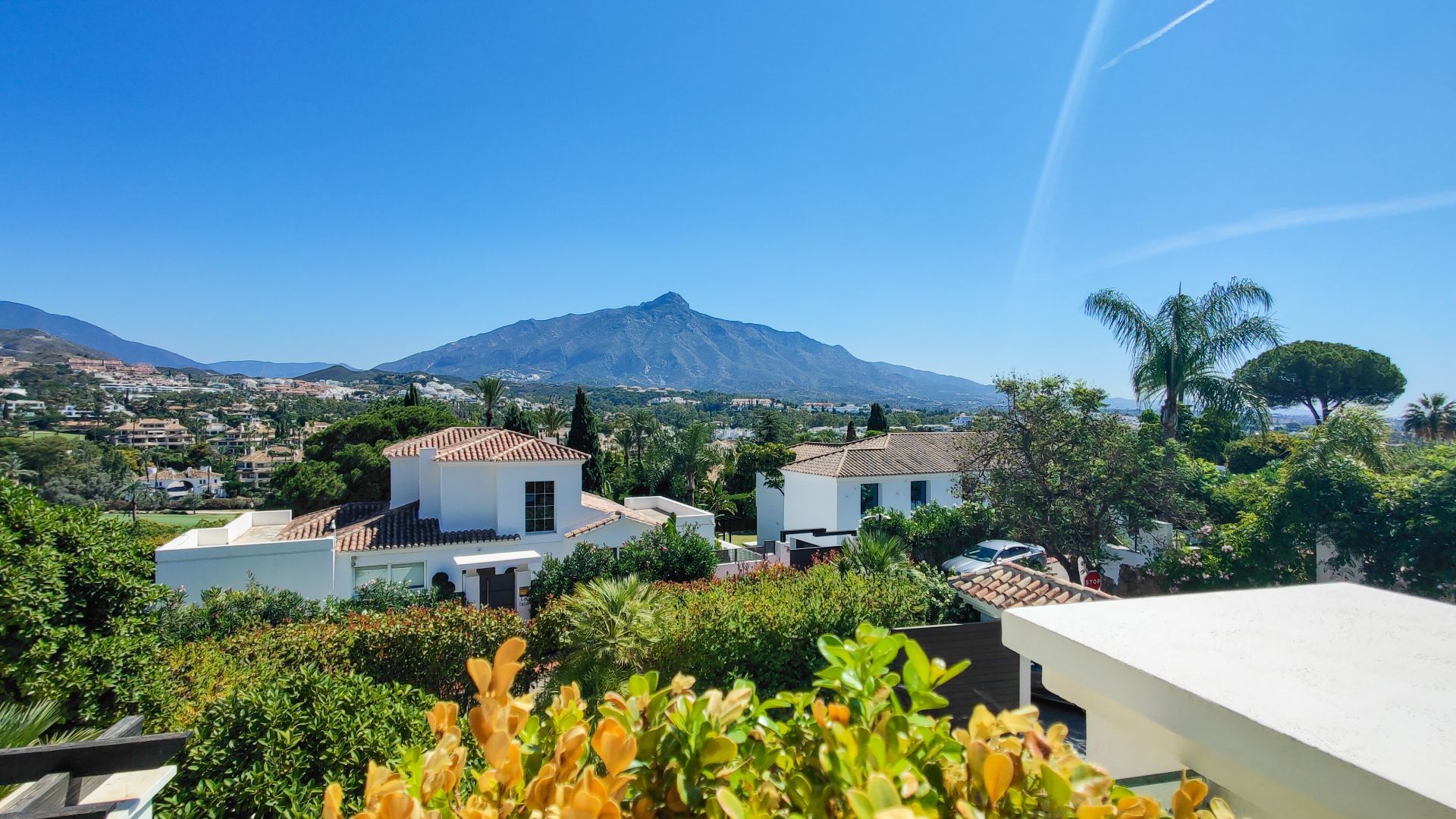 Casa de 4 Dormitorios y 6 Baños en venta en Nueva Andalucía, Marbella