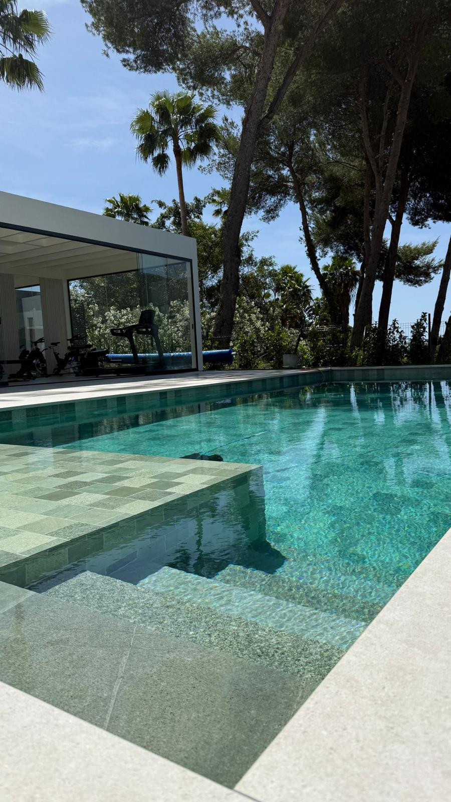 5 Bed - Villa for Sale in Marbella Golden Mile