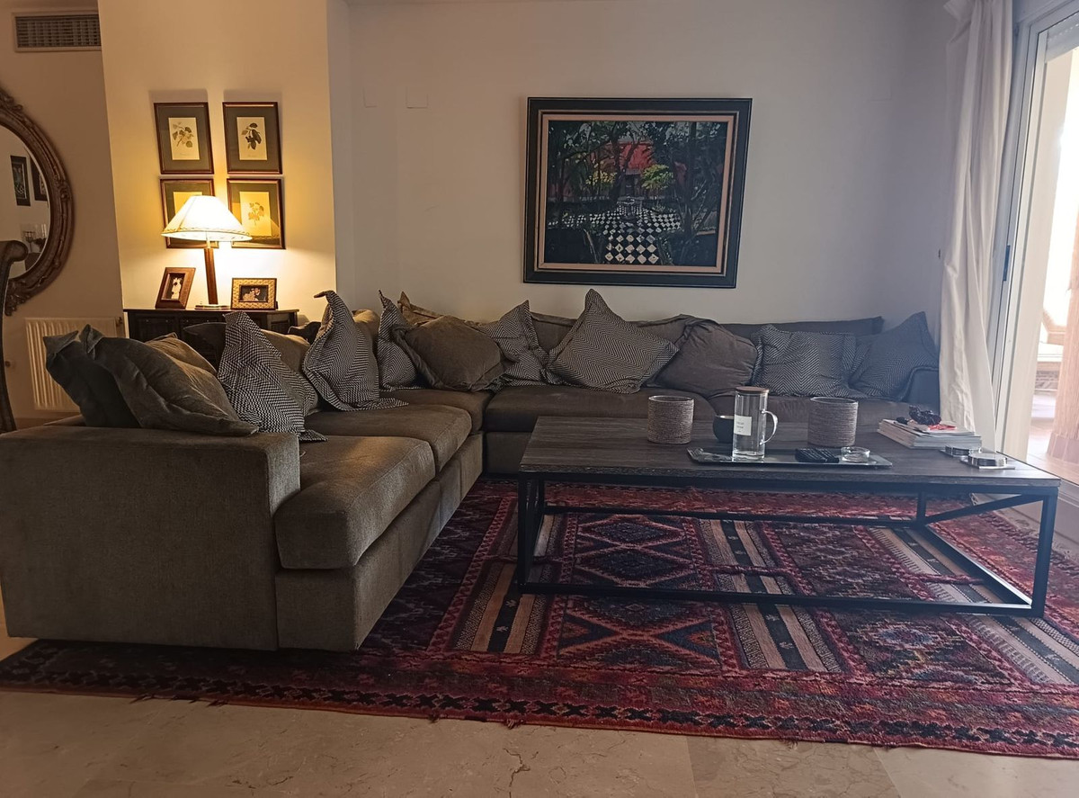 Piso de 3 Dormitorios en venta en Guadalmina Alta, San Pedro de Alcántara