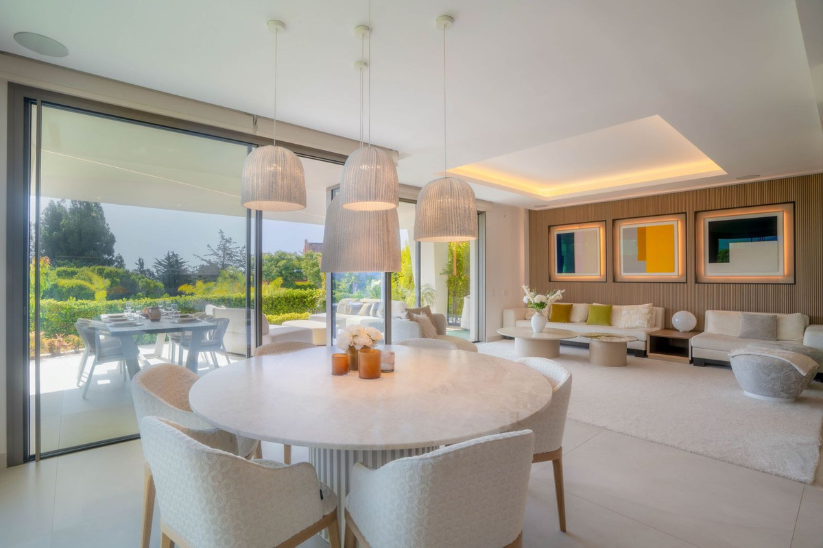 Casa de 3 Dormitorios en venta en Nueva Andalucía, Marbella