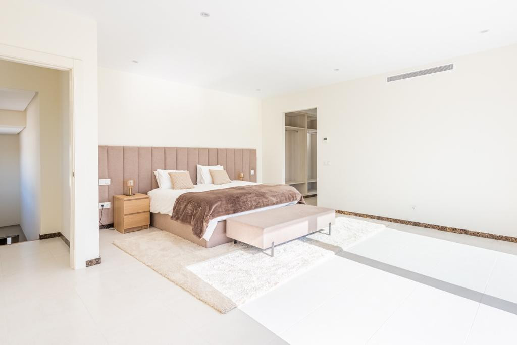 Casa de 4 Dormitorios y 4 Baños en venta en Estepona