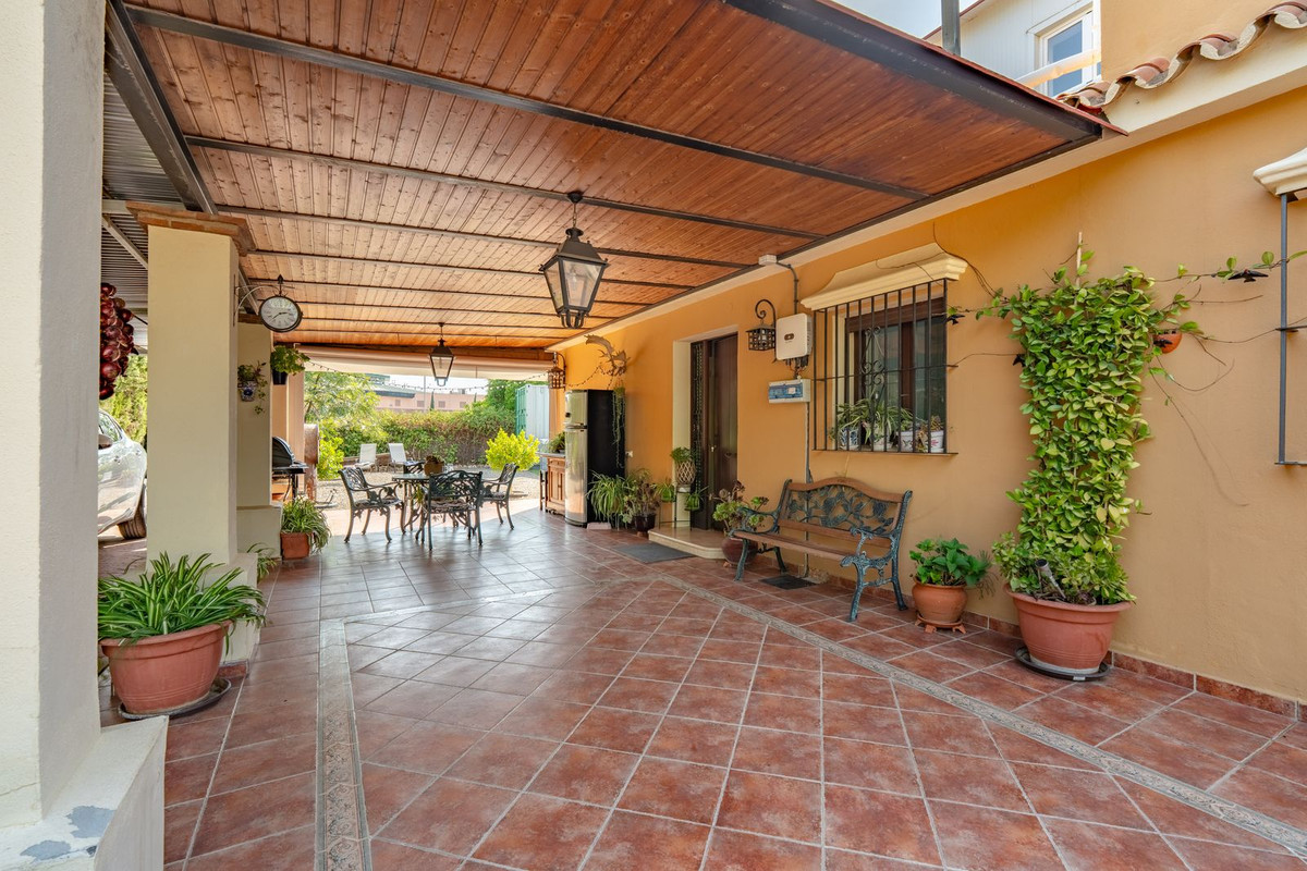 Casa de 3 Dormitorios y 2 Baños en venta en Coin