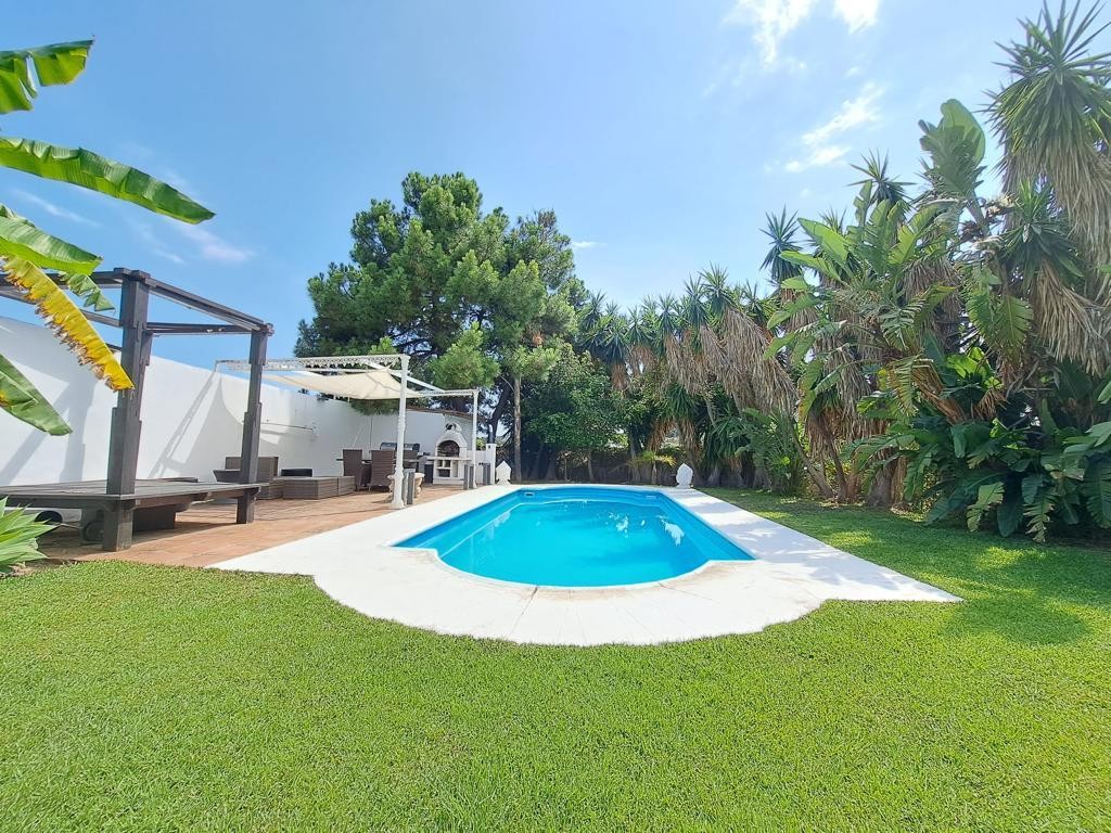 Living and Holidaying on the New Golden Mile: A Practical Guide to Estepona's Premium Coastline