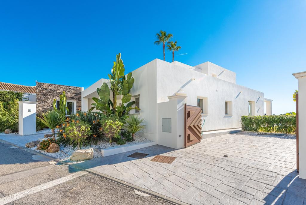 Casa de 4 Dormitorios y 4 Baños en venta en Estepona