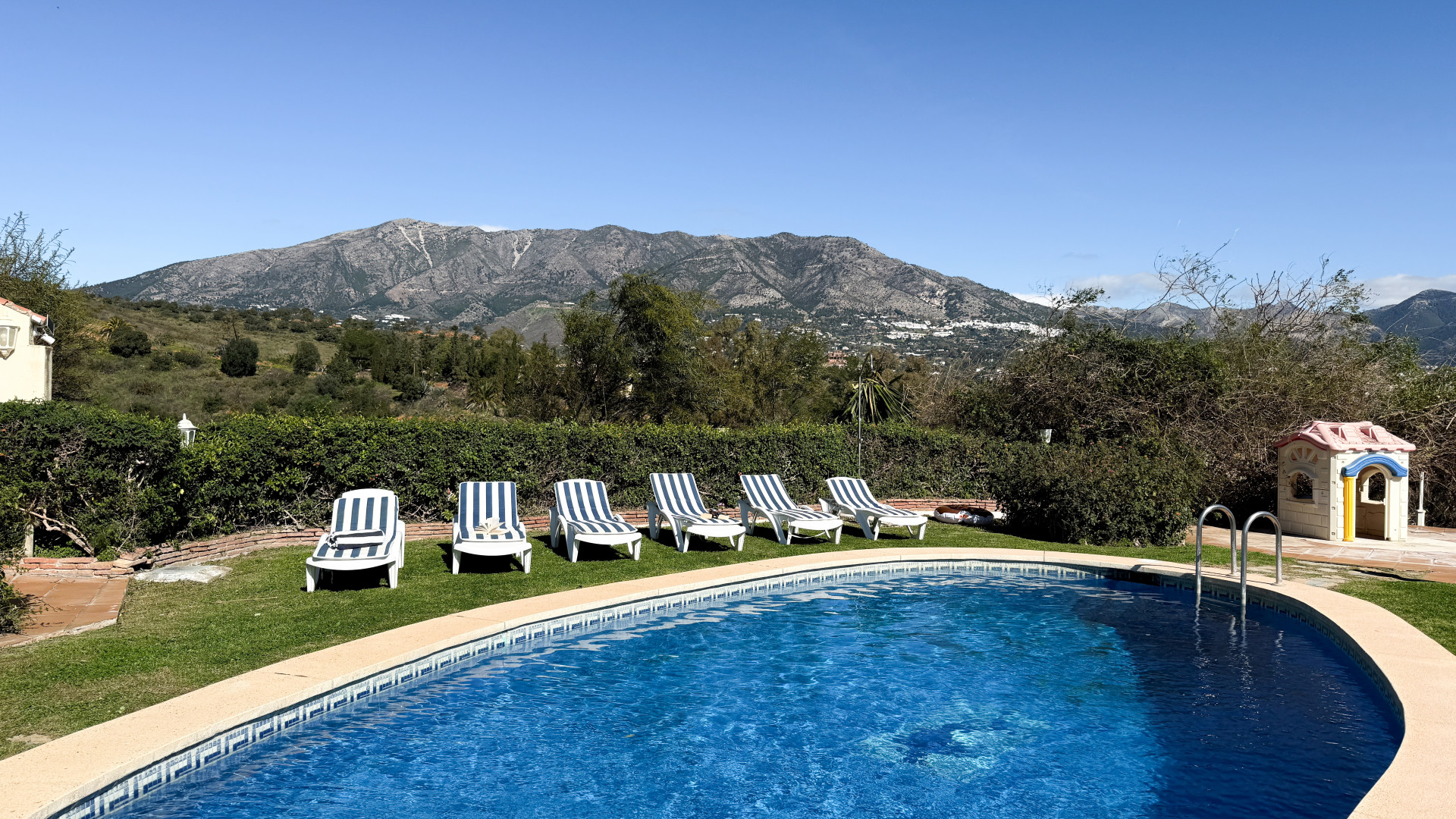 Casa de 4 Dormitorios y 3 Baños en venta en Mijas