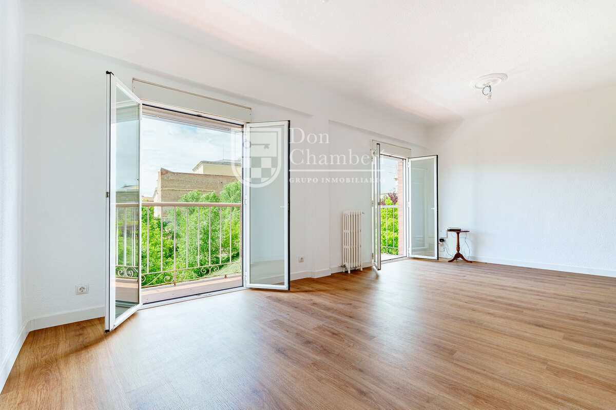 Piso de 3 Dormitorios y 1 Baño en venta en Moncloa-Aravaca, Madrid
