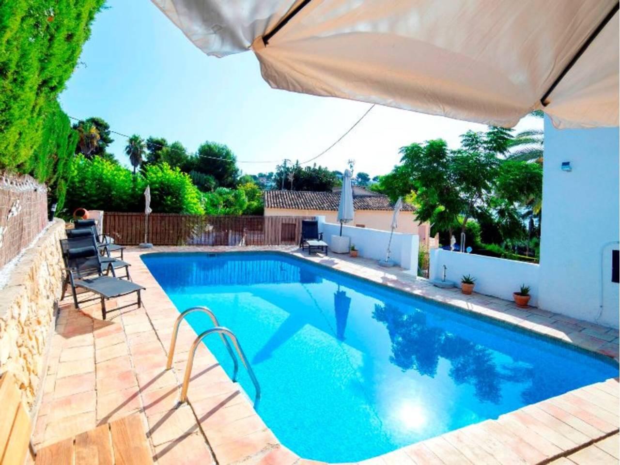 Casa Adosada de 8 Dormitorios en venta en Benissa