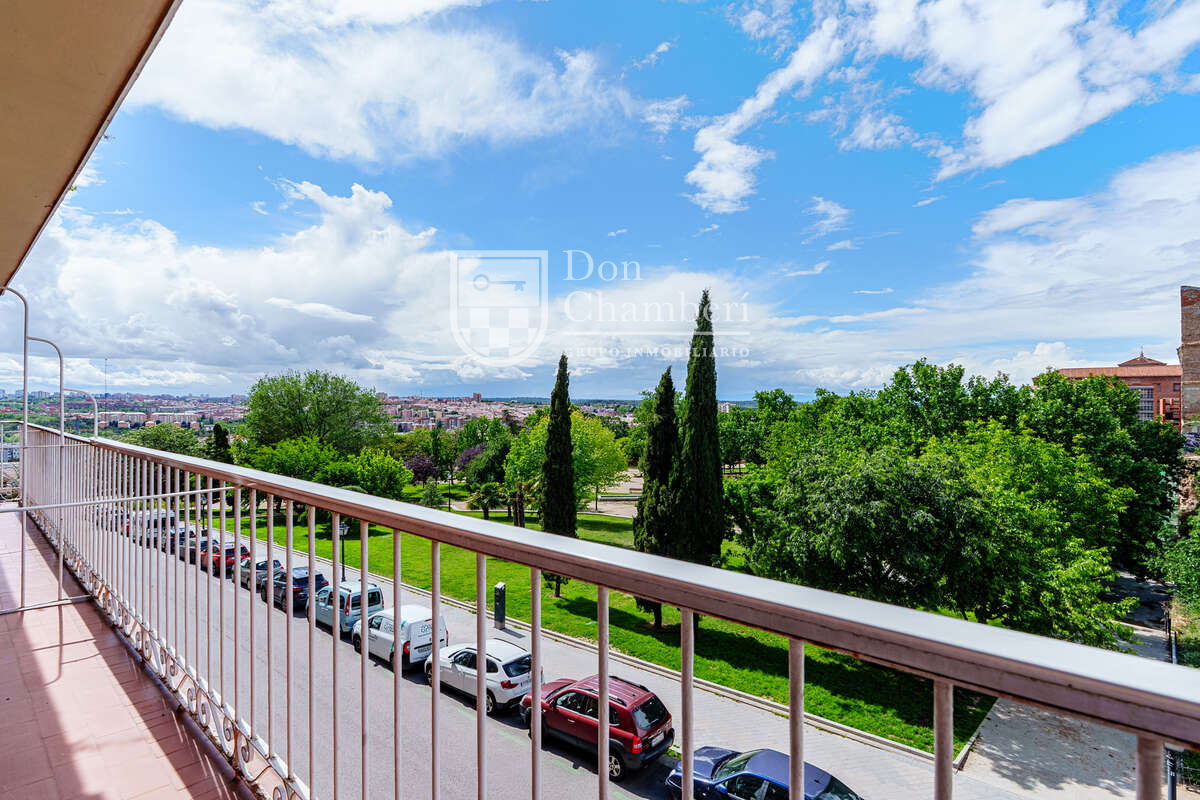 Piso de 3 Dormitorios y 1 Baño en venta en Moncloa-Aravaca, Madrid