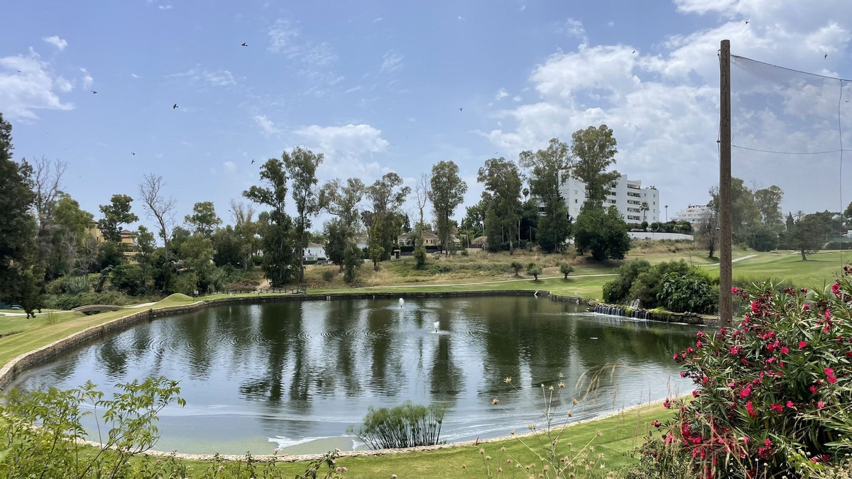 Piso de 3 Dormitorios en venta en Guadalmina Alta, San Pedro de Alcántara