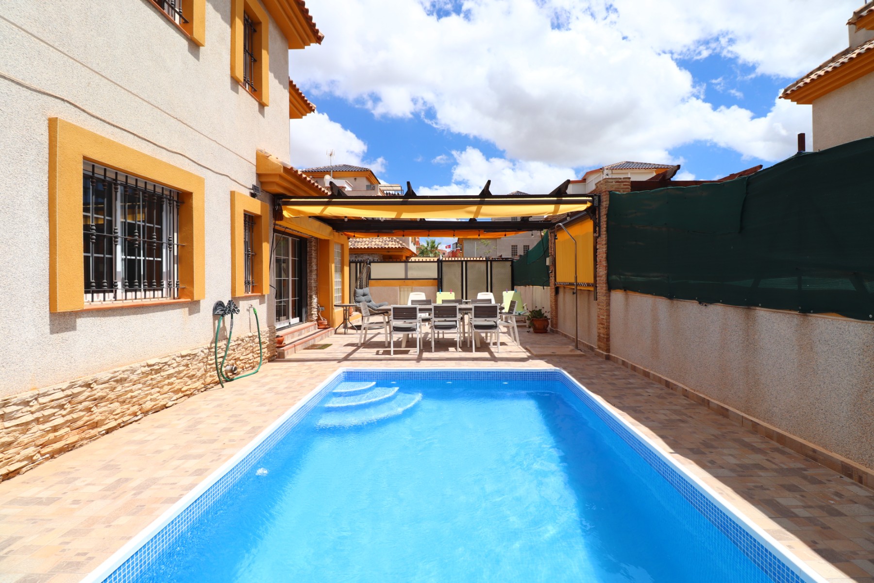 3 Slaapk., 2 Badk. - Villa te koop in Torrevieja
