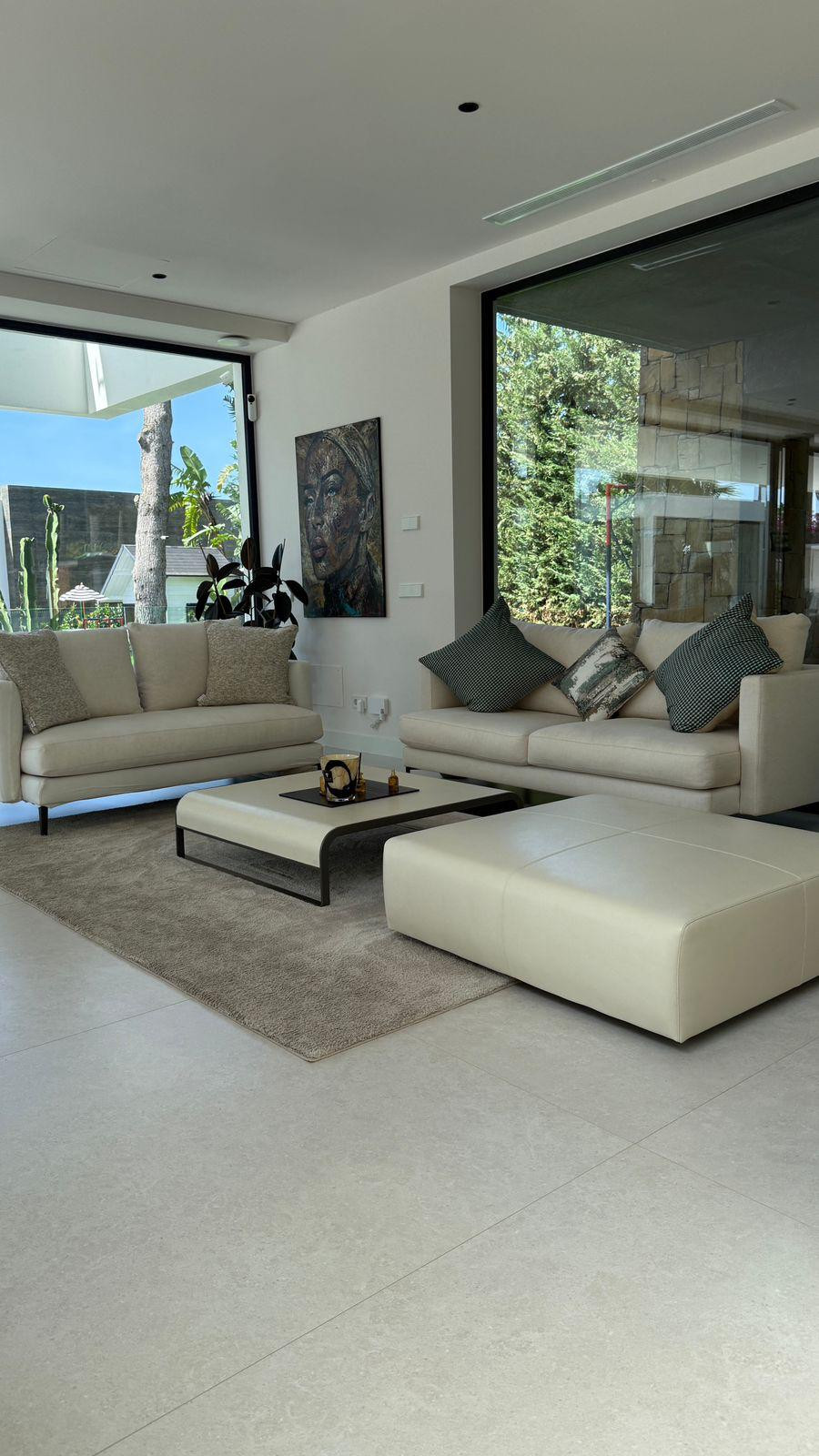 5 Bed - Villa for Sale in Marbella Golden Mile