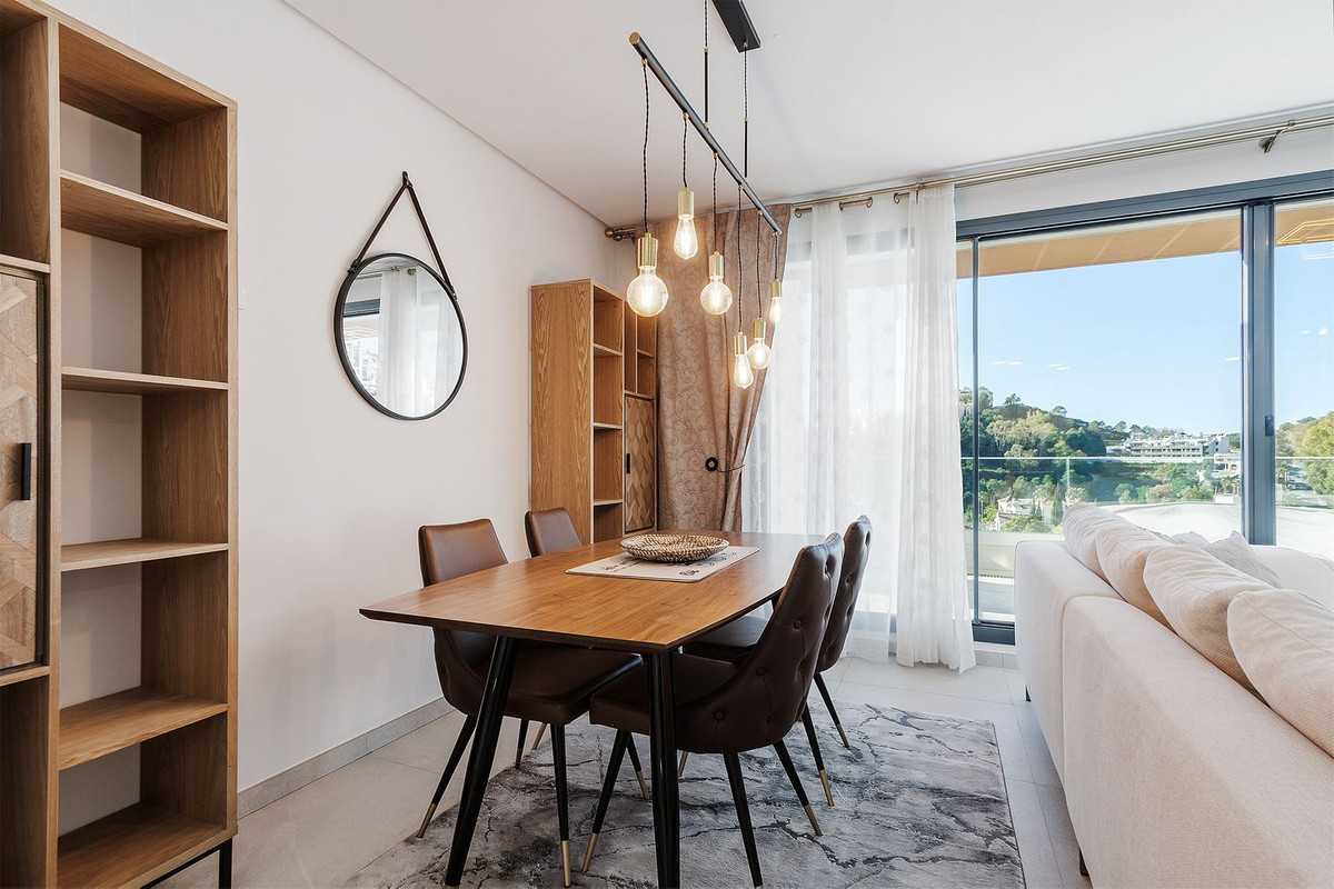 Ático de 3 Dormitorios y 4 Baños en venta en La Quinta, Benahavís