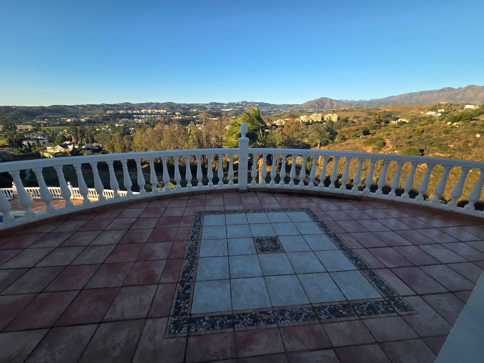 Casa de 5 Dormitorios en venta en Mijas Golf