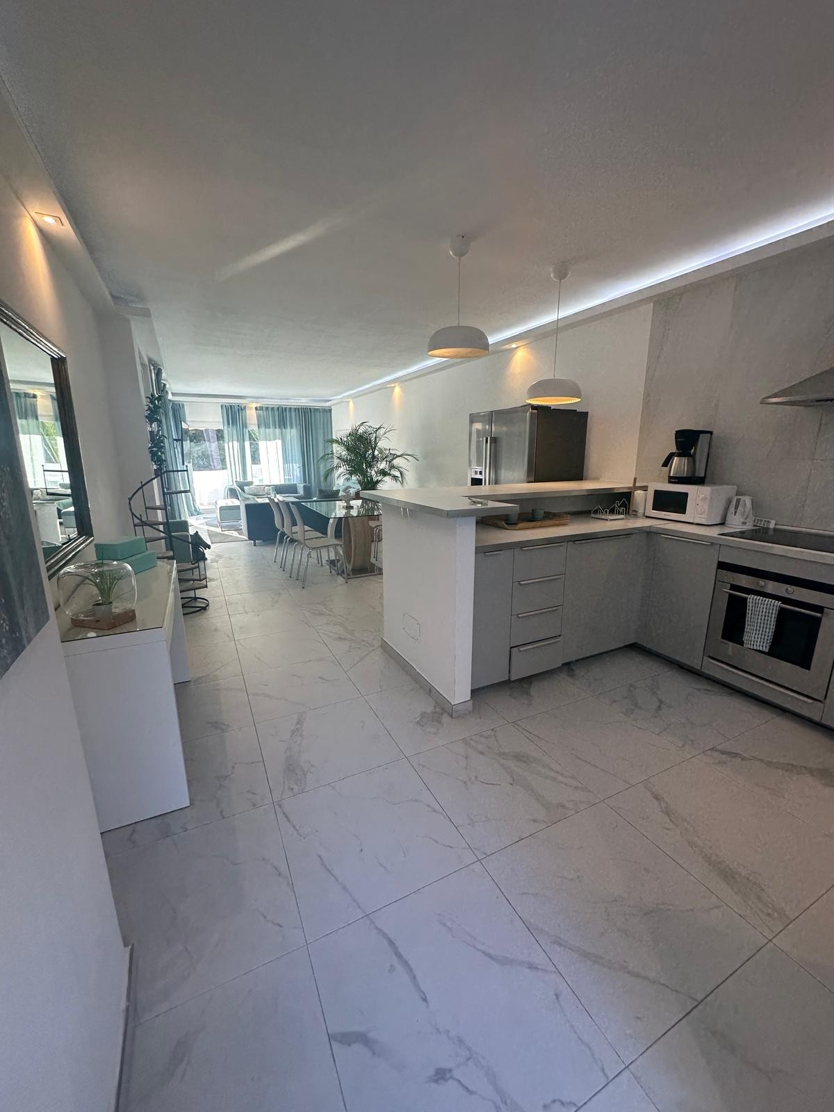 Ático de 2 Dormitorios y 2 Baños en alquiler en Marbella
