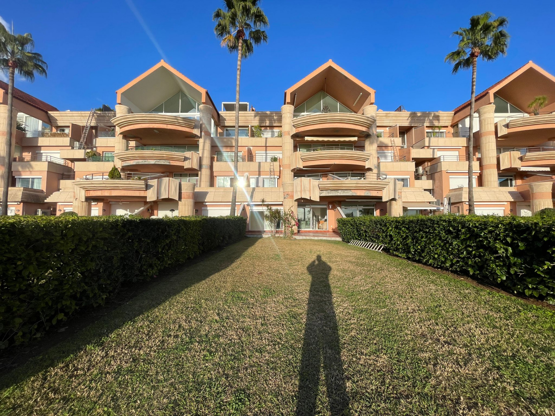 Piso de 2 Dormitorios en venta en Nueva Andalucía, Marbella