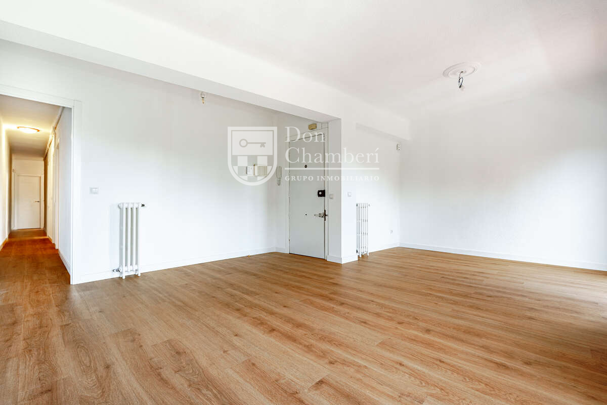 Piso de 3 Dormitorios y 1 Baño en venta en Moncloa-Aravaca, Madrid