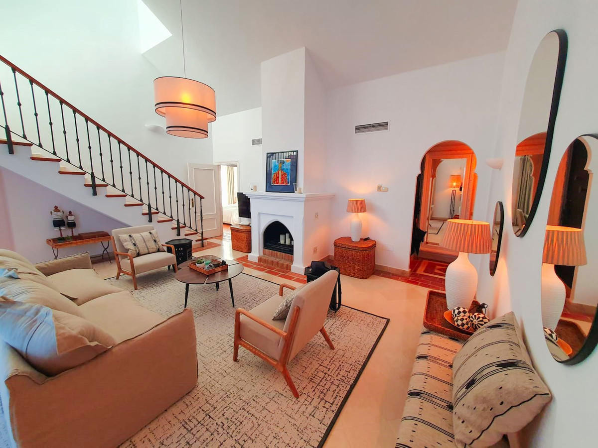 Ático de 3 Dormitorios y 2 Baños en venta en Casares