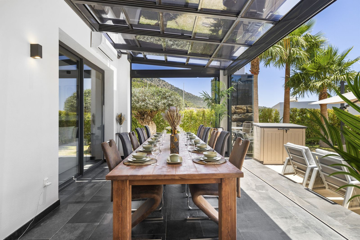 Casa de 4 Dormitorios y 4 Baños en venta en Mijas