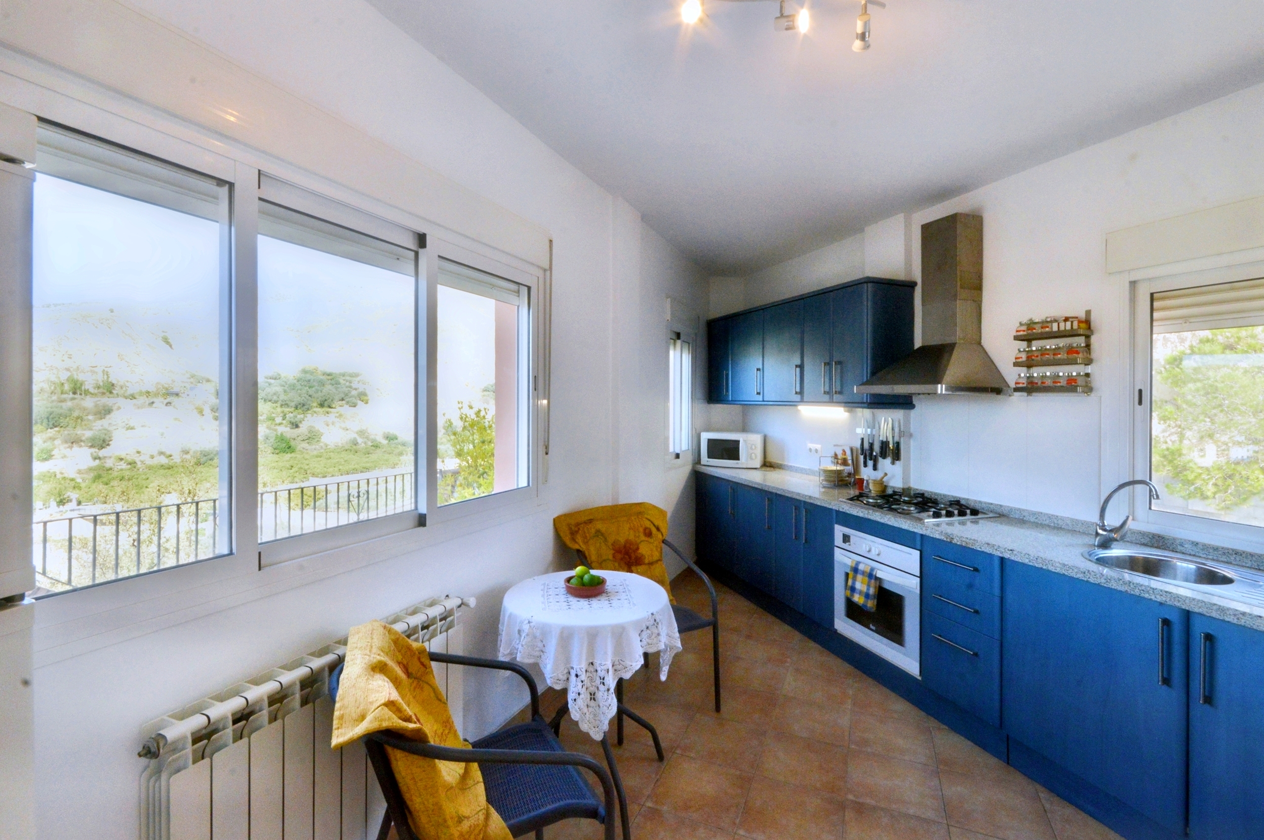 Casa de 4 Dormitorios y 3 Baños en venta en Lecrín