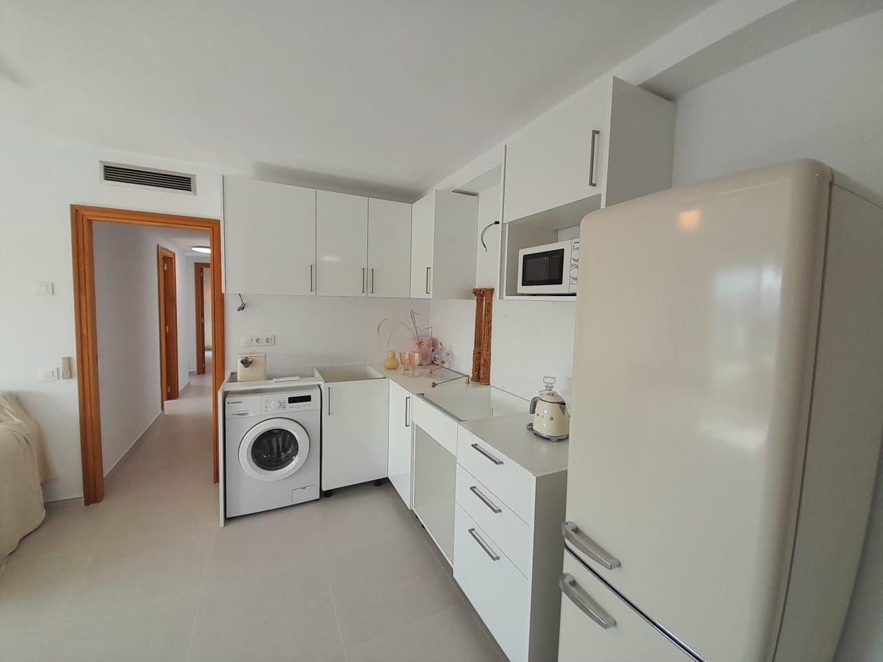 Piso de 4 Dormitorios y 2 Baños en venta en Cala de Bou, Sant Antoni de Portmany
