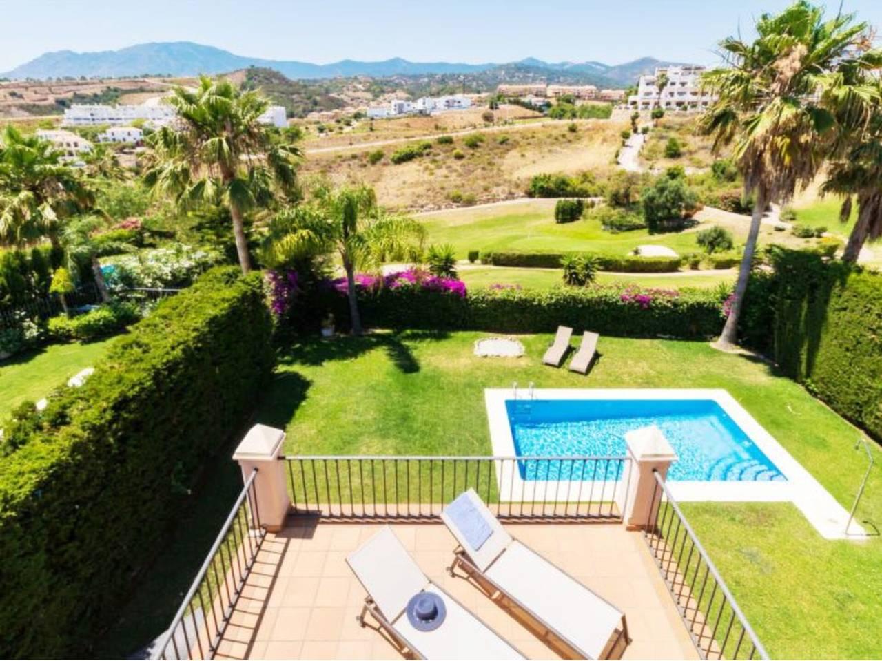 3 Bed, 3 Bath - Townhouse for Sale in La Alqueria, Estepona