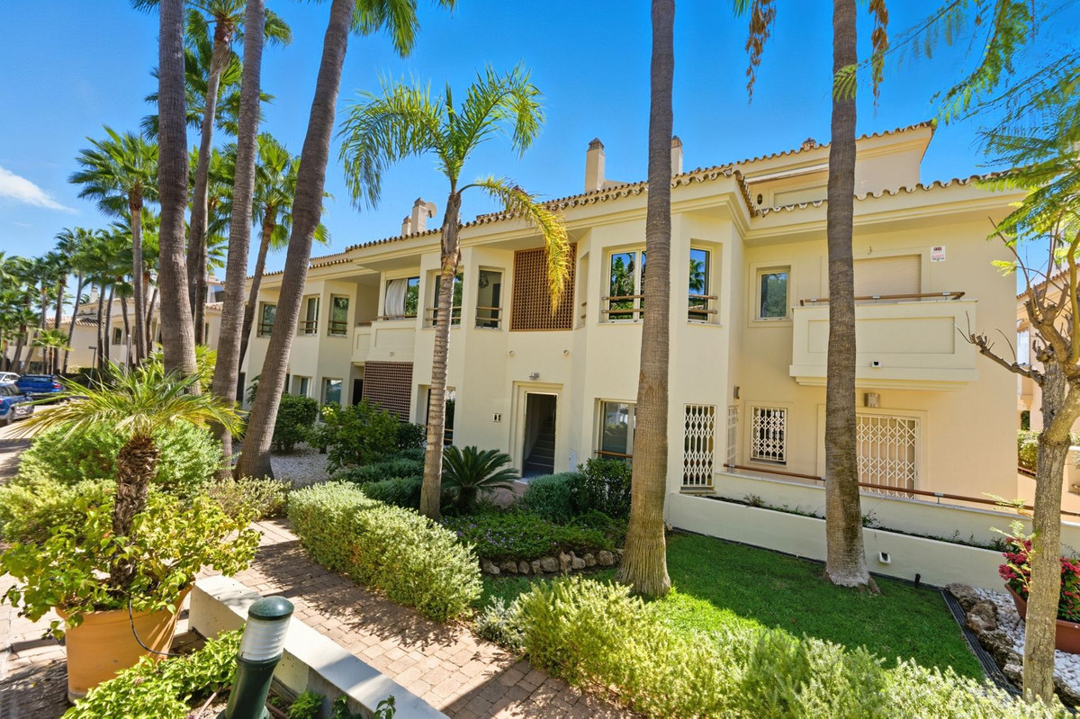 Piso de 3 Dormitorios en venta en Sierra Blanca, Marbella