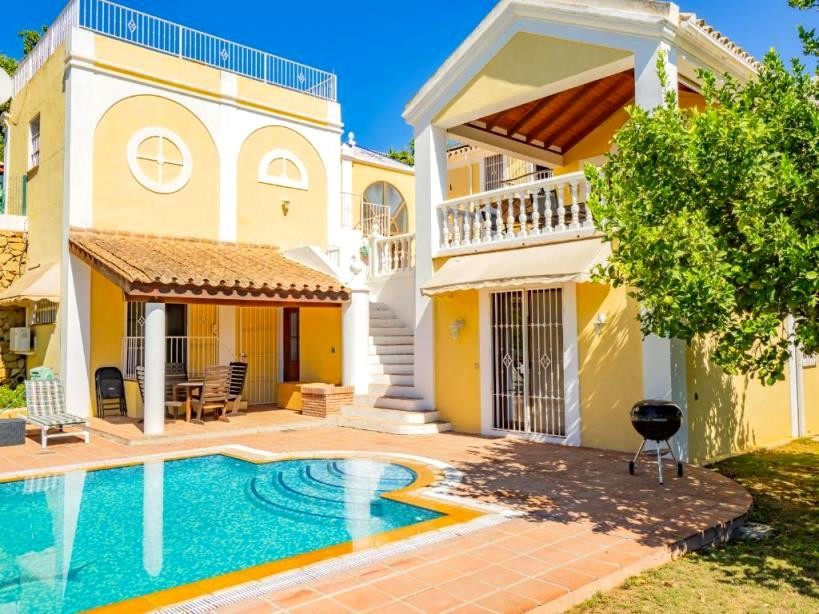 Casa de 6 Dormitorios y 5 Baños en venta en Marbella Centro