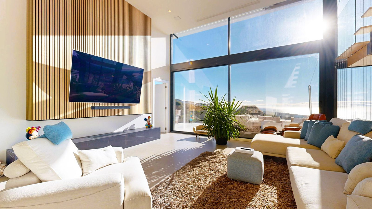 Casa de 4 Dormitorios en venta en Los Monteros, Marbella