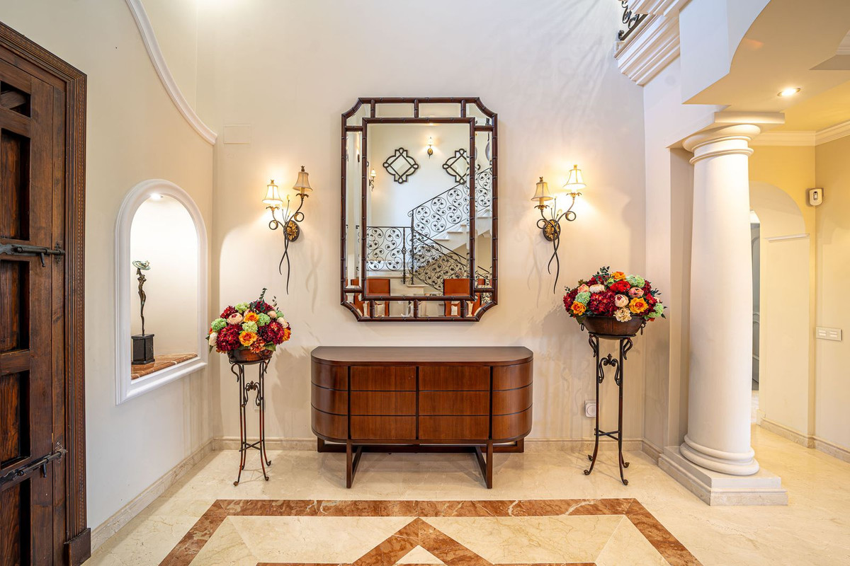 Casa de 4 Dormitorios y 4 Baños en venta en Estepona