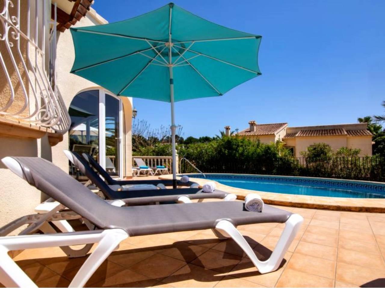 Casa Adosada de 3 Dormitorios en venta en Xàbia