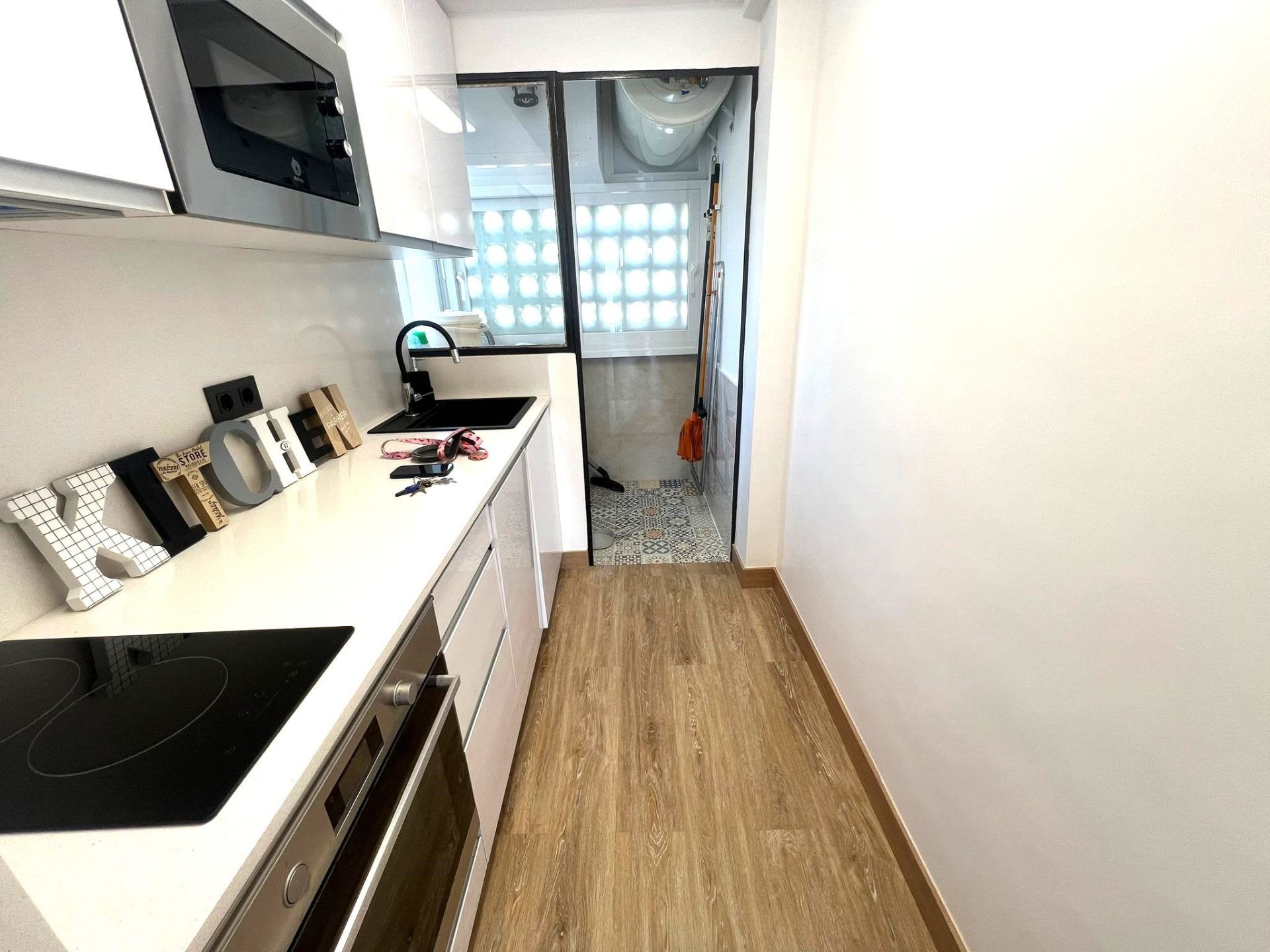 Piso de 2 Dormitorios y 2 Baños en venta en Calahonda, Mijas