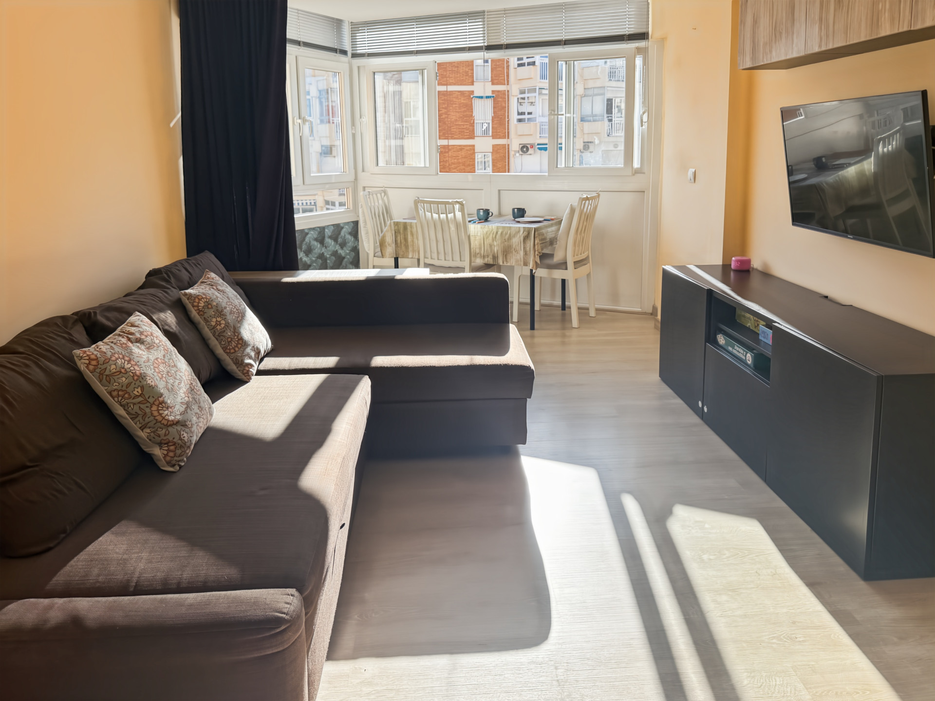 Piso de 2 Dormitorios en venta en Arroyo de la Miel, Benalmádena